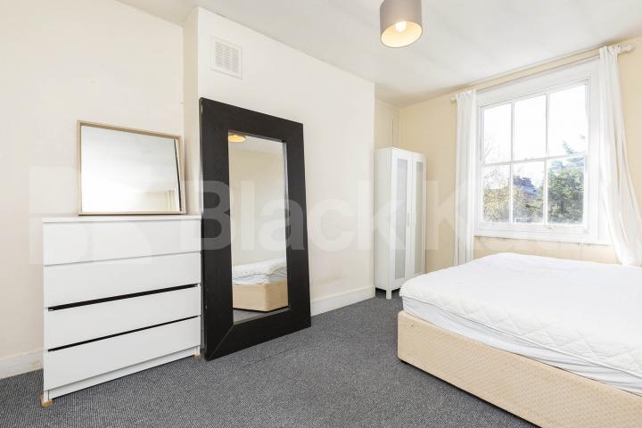 4 bedroom 2 bathroom maisonette with private garden Northchurch Road, Islington